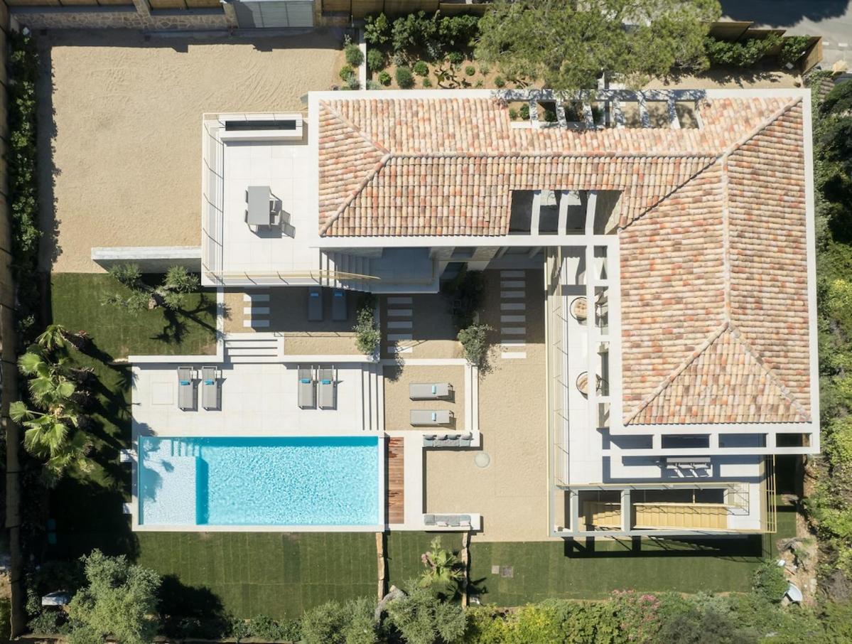 Sous Le Soleil Villa *